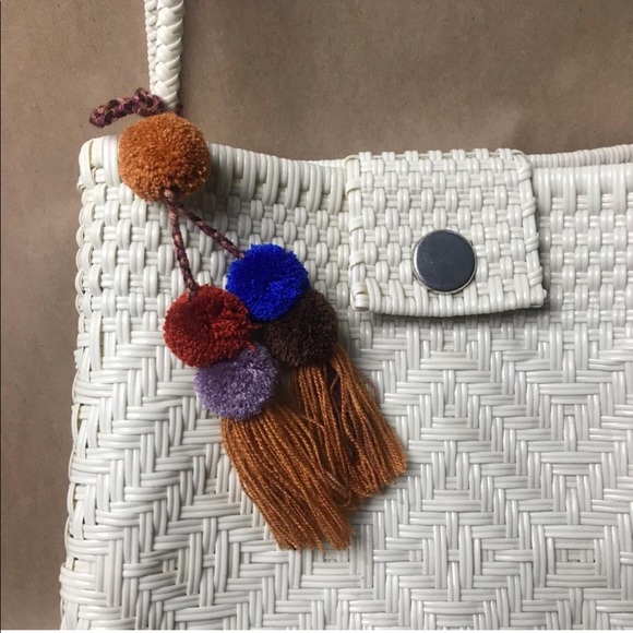 Handmade Mexican Woven Plastic Neutral Bag - Picture 2 of 3